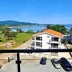 Family Serenity Palace מלון
