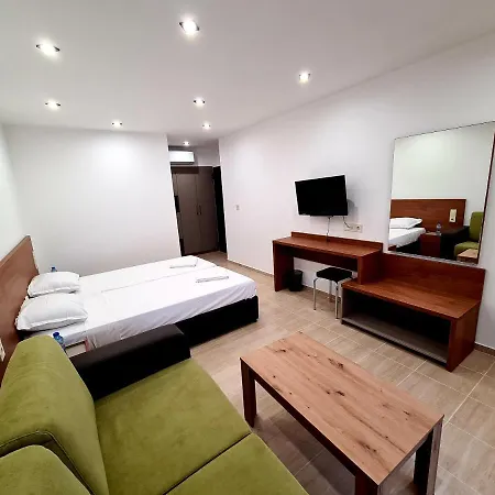 Family Serenity Palace Otel *