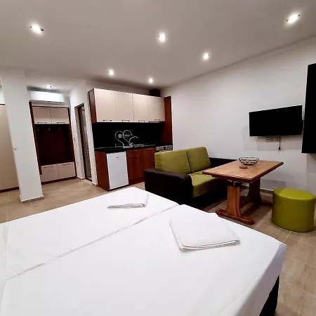 Family Serenity Palace Hotel *