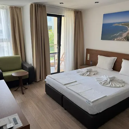 מלון Family Serenity Palace אקהטופול