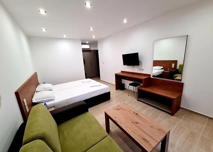 Family Serenity Palace Otel *