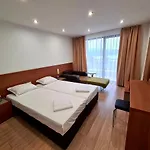 Family Serenity Palace 호텔 아크토폴