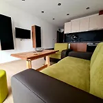 Family Serenity Palace 호텔 *