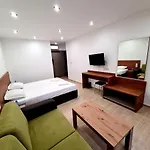 Family Serenity Palace 호텔 *