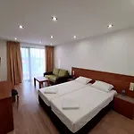 Family Serenity Palace 아크토폴