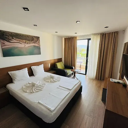 Family Serenity Palace Hotel *