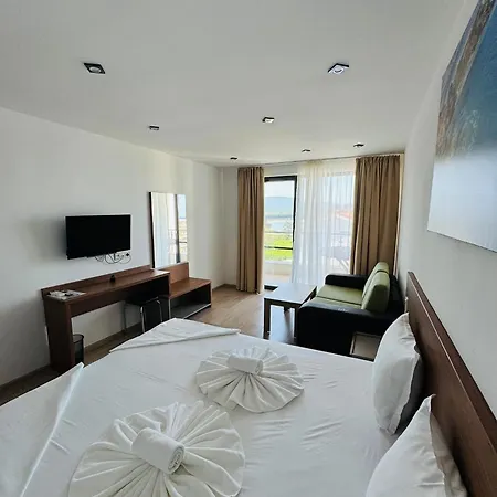 Family Serenity Palace Hotel Achtopol